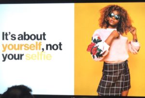 Conseils pratiques pour protéger vos données personnelles sur Internet. "It's about yourself, not your selfie"